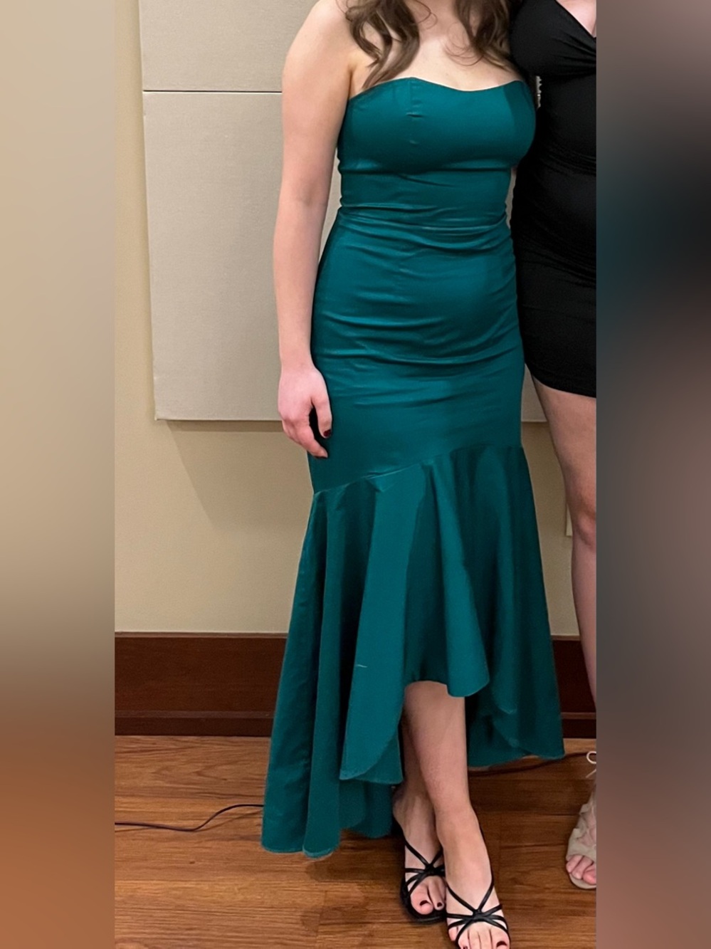 Hutch Strapless‎ Ruffle Gown Green Size 4